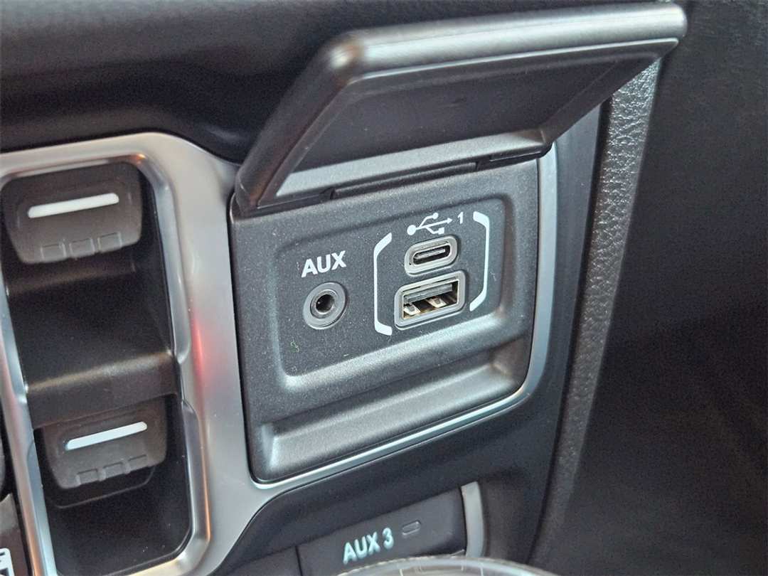 2025 Jeep Gladiator Rubicon - Image 28