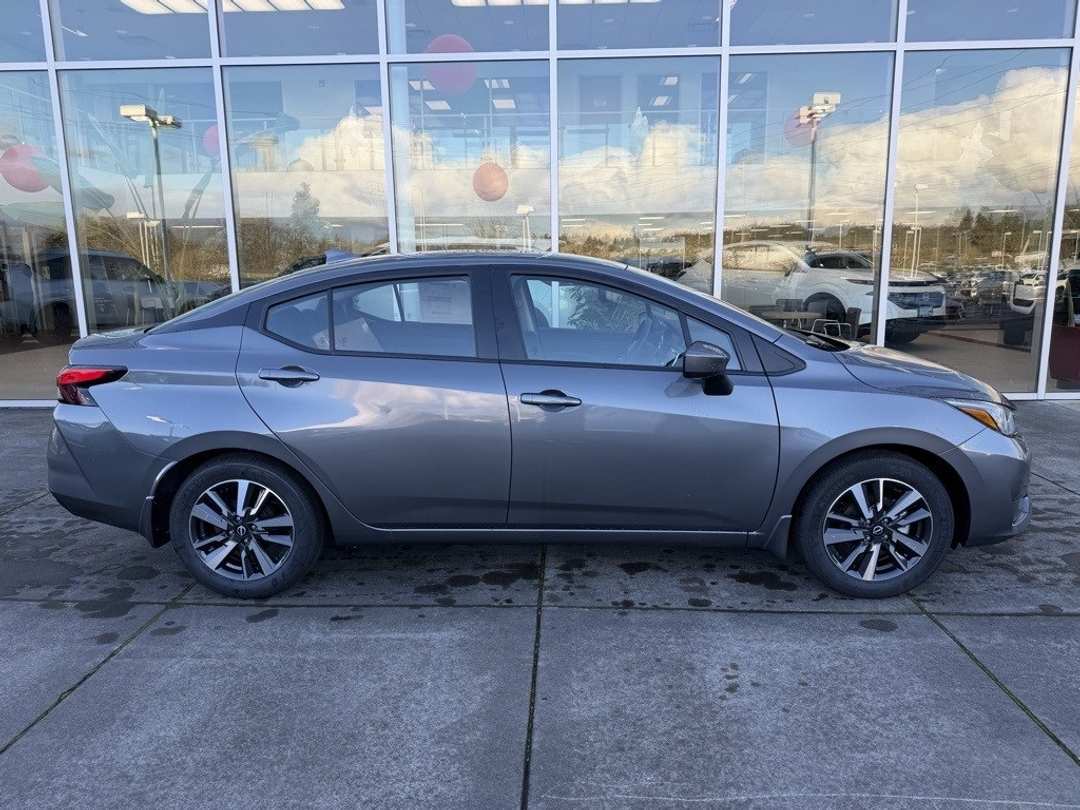 2025 Nissan Versa 1.6 SV - Image 8
