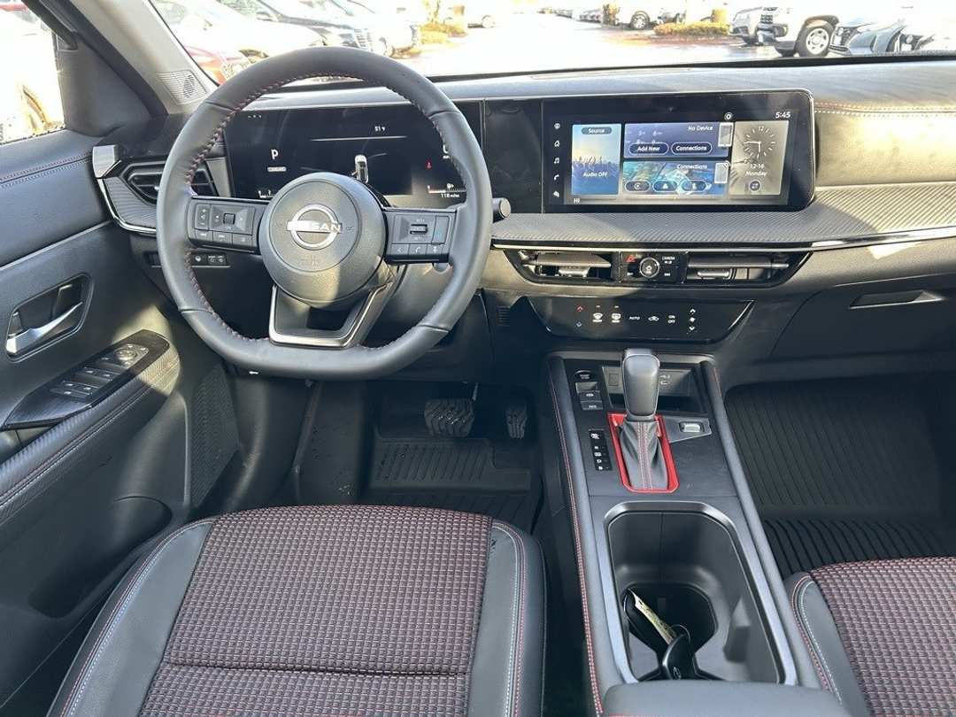 2025 Nissan Kicks SR - Image 22