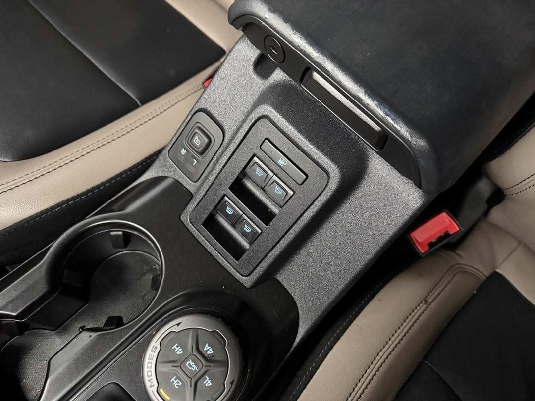 2022 Ford Bronco Wildtrak - Image 24