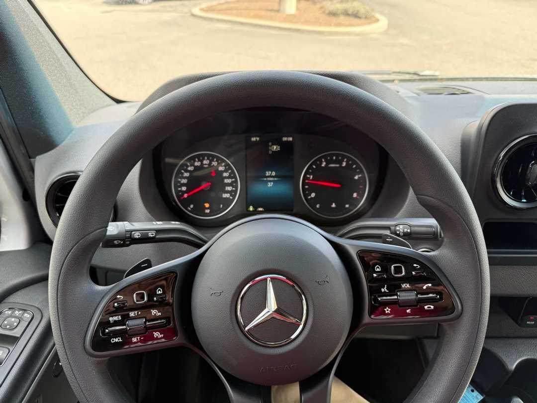 2024 Mercedes-Benz Sprinter 2500 Passenger 170 WB - Image 30