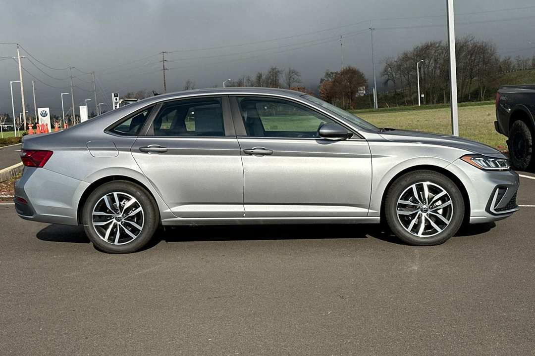 2026 Volkswagen Jetta 1.5T SE - Image 2