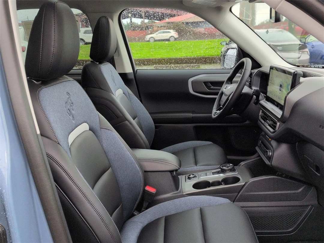 2025 Ford Bronco Sport Outer Banks - Image 31