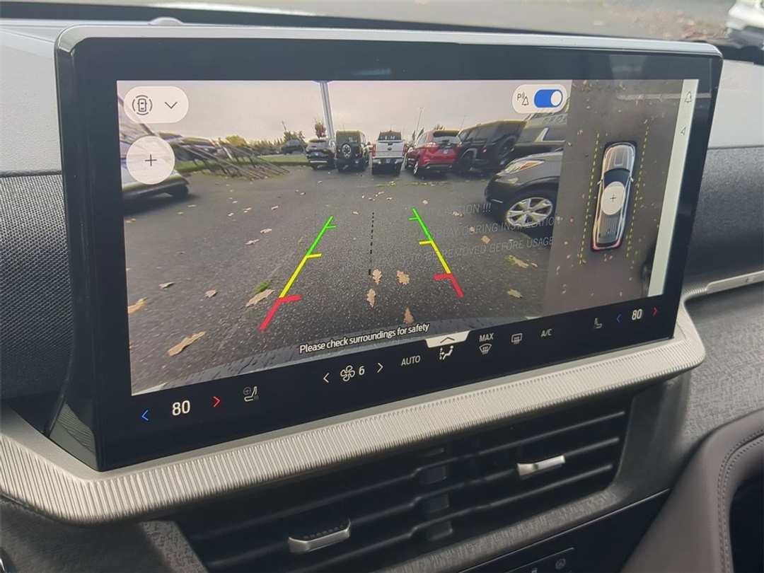 2026 Ford Explorer Platinum - Image 20