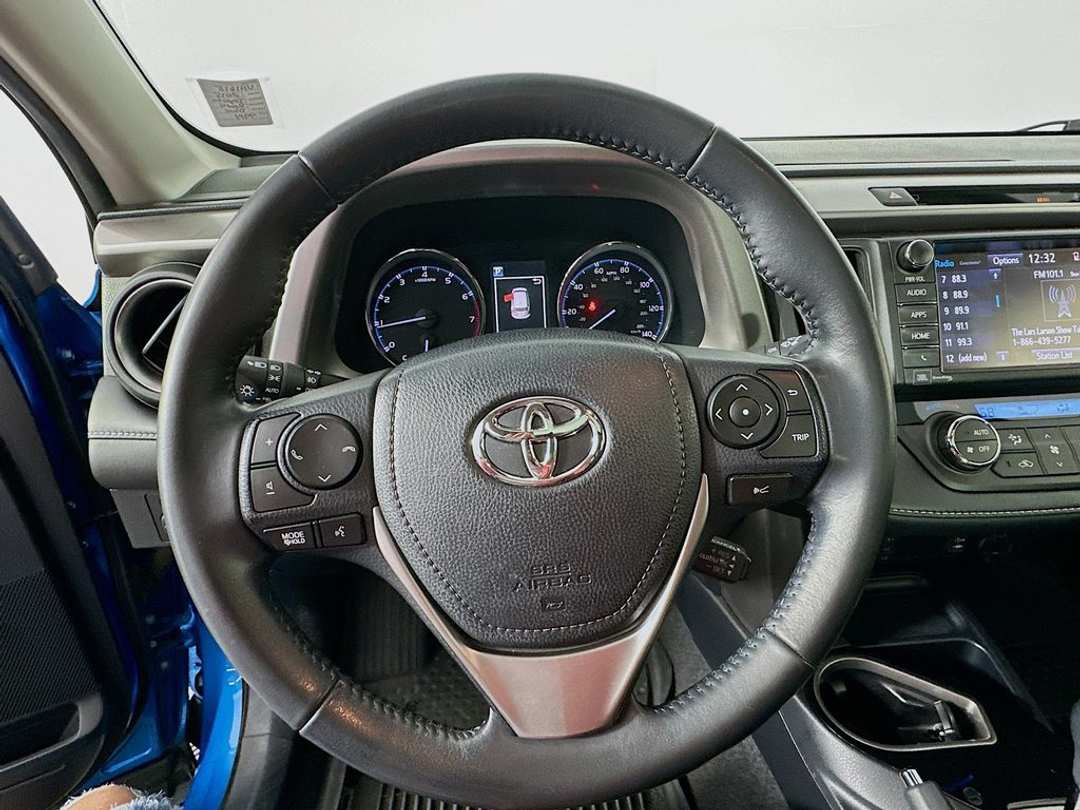 2018 Toyota Rav4 Limited - Image 12
