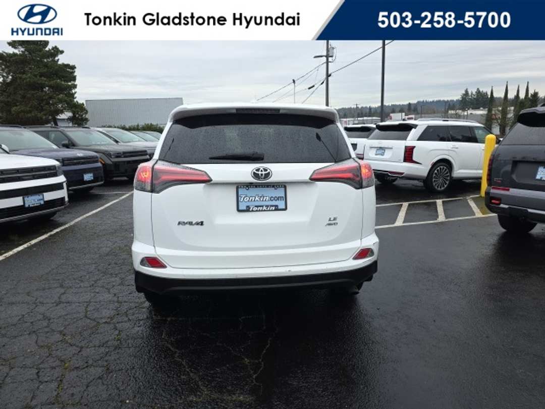 2017 Toyota Rav4 LE - Image 6