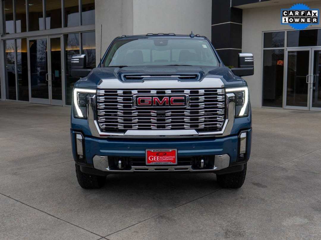 2025 GMC Sierra 2500Hd Denali - Image 2