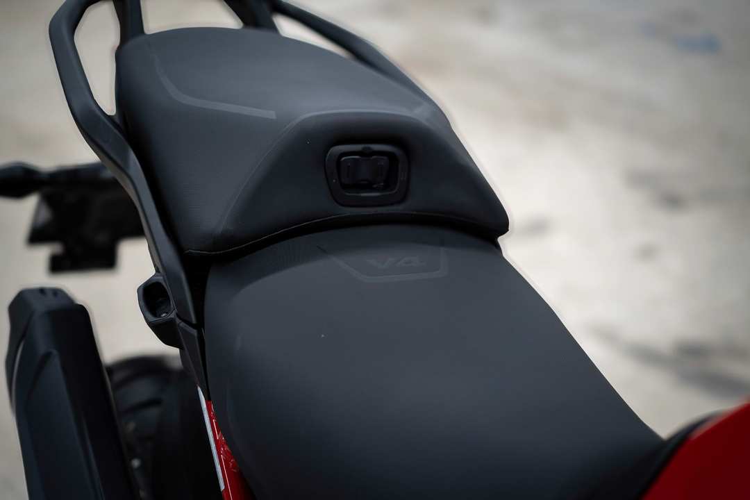 2024 Ducati Multistrada V4 S Travel & Radar Spoked Wheels - Image 7