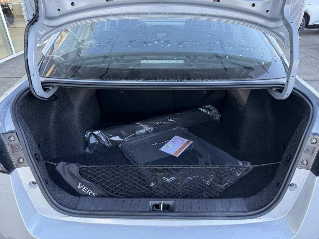 2025 Nissan Versa 1.6 SR - Image 10