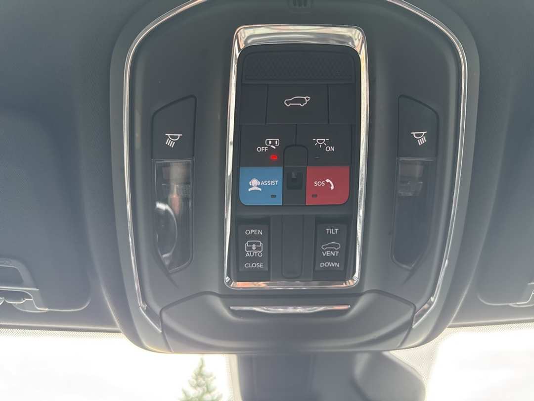 2024 Jeep Grand Cherokee L Altitude X - Image 19