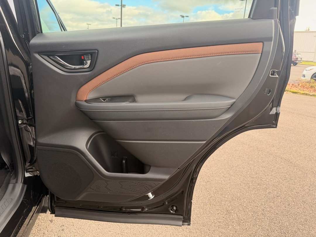 2026 Subaru Forester Sport - Image 22