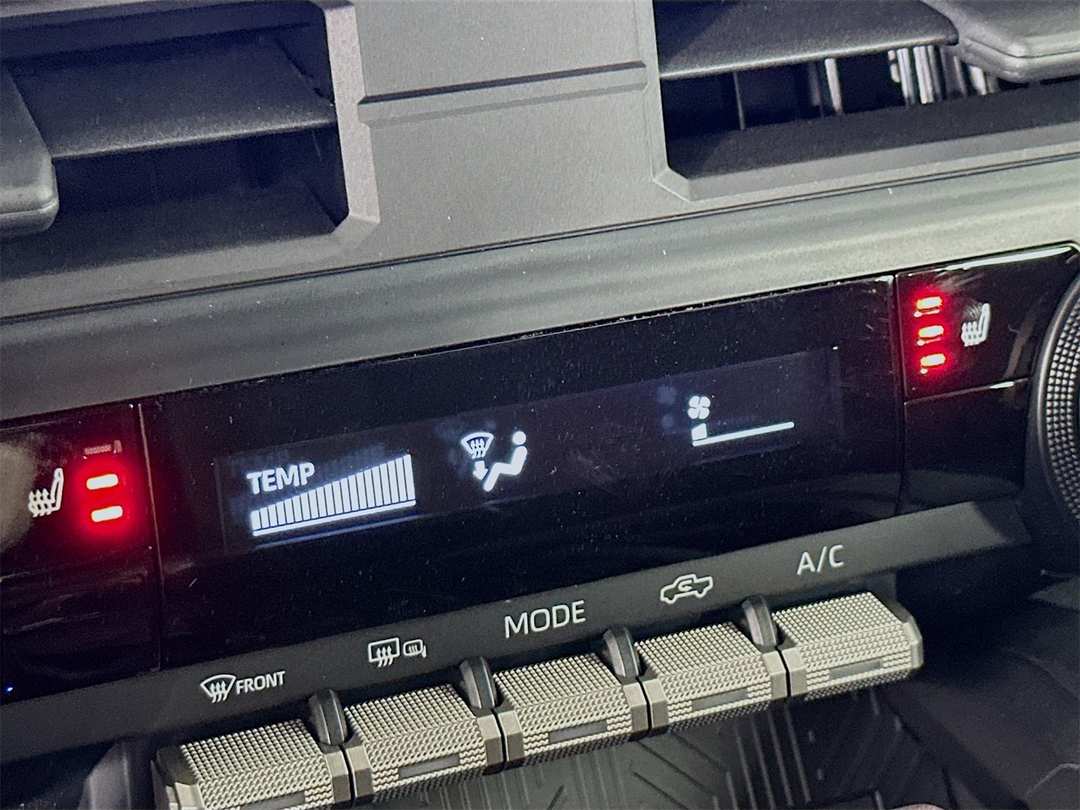 2025 Toyota Tacoma SR5 - Image 19