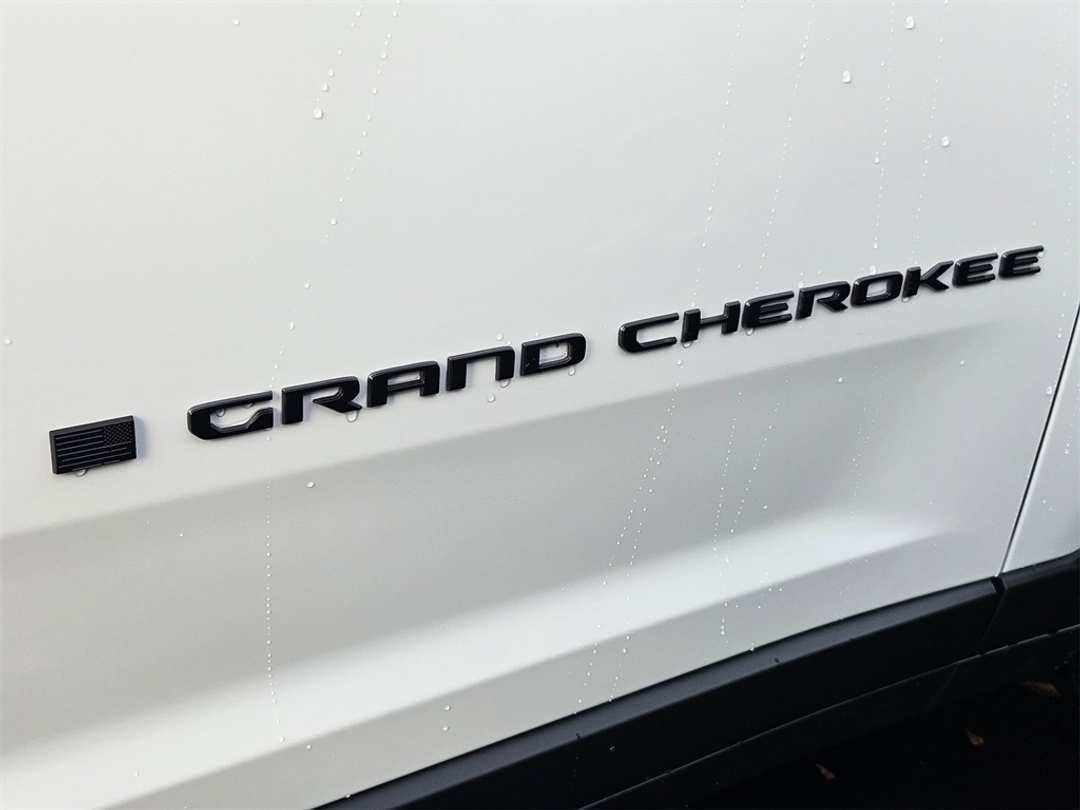 2025 Jeep Grand Cherokee Altitude X - Image 32