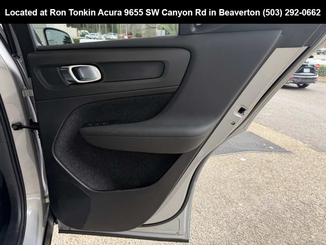 2024 Volvo Xc40 B5 Core - Image 31