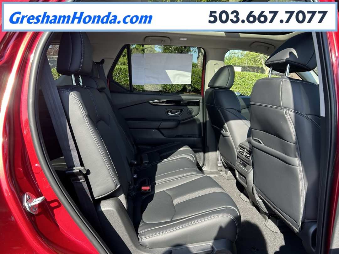 2025 Honda Pilot Touring - Image 30