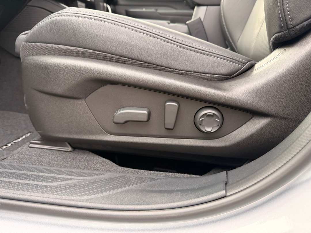 2026 Subaru Outback Touring XT - Image 15