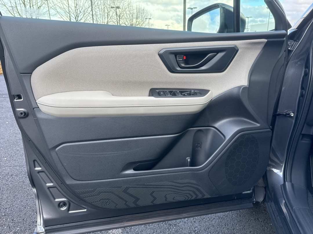 2026 Subaru Forester Base - Image 11