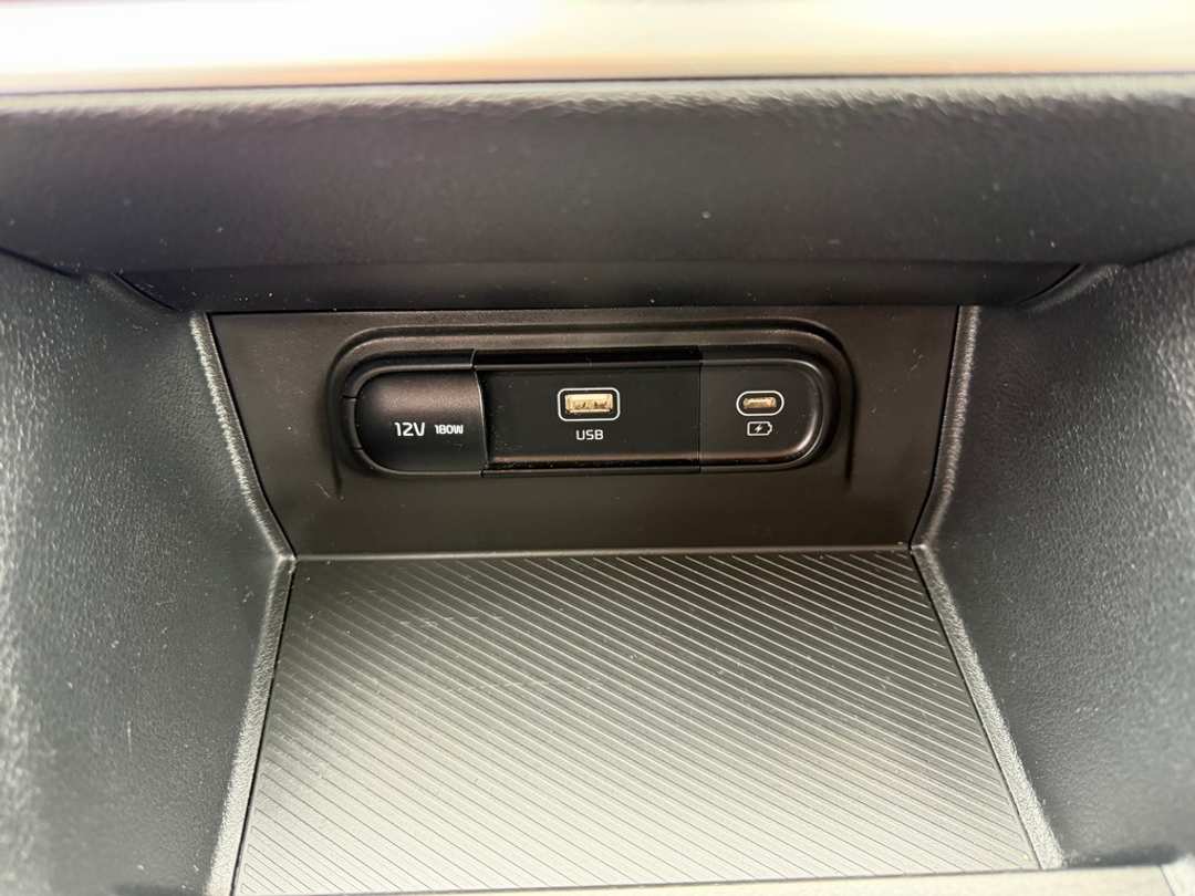 2024 Kia Sportage LX - Image 25