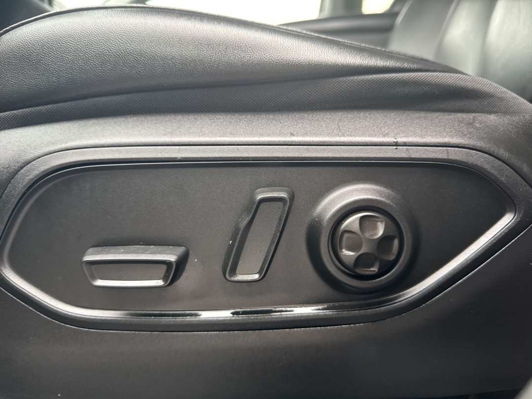 2022 Jeep Grand Cherokee Limited - Image 11