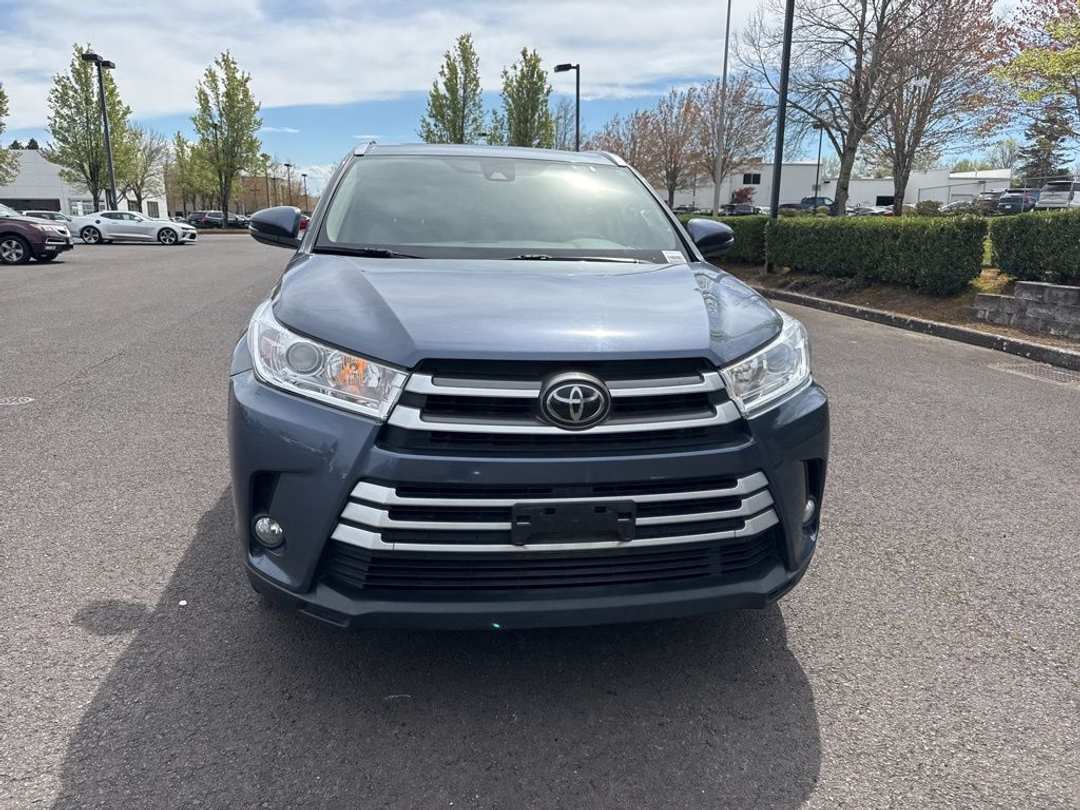 2019 Toyota Highlander XLE - Image 2