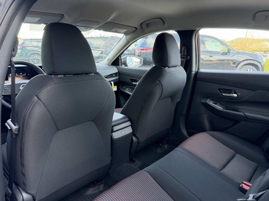 2026 Nissan Sentra SR - Image 28