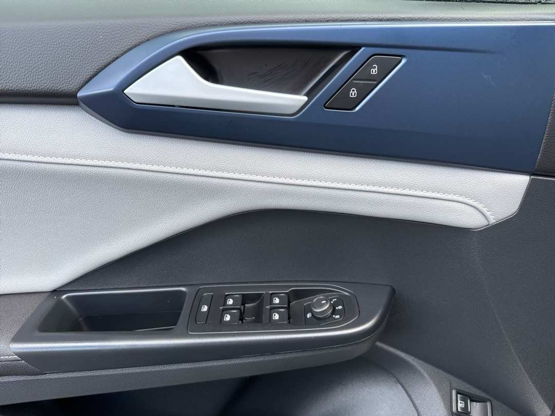 2024 Volkswagen Taos 1.5T SE - Image 12