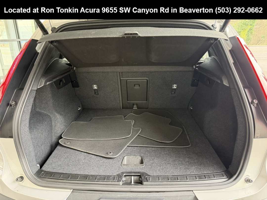 2024 Volvo Xc40 B5 Core - Image 11