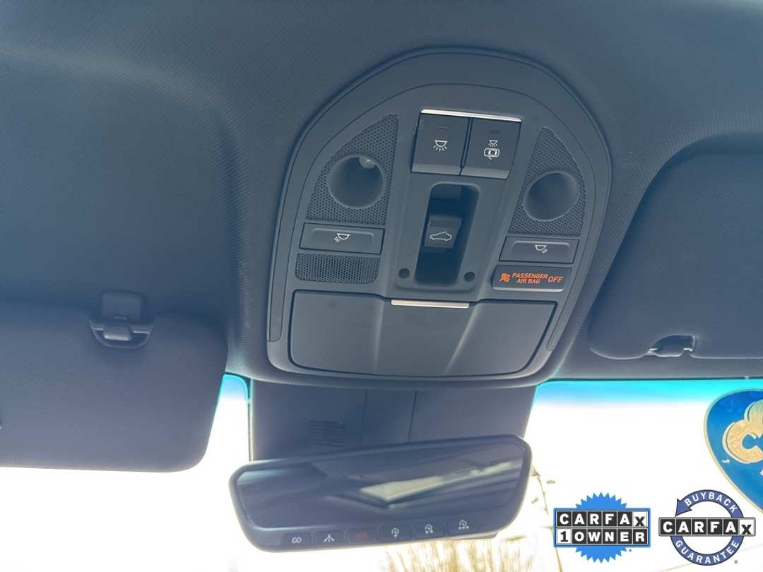 2023 Genesis G70 2.0T - Image 25