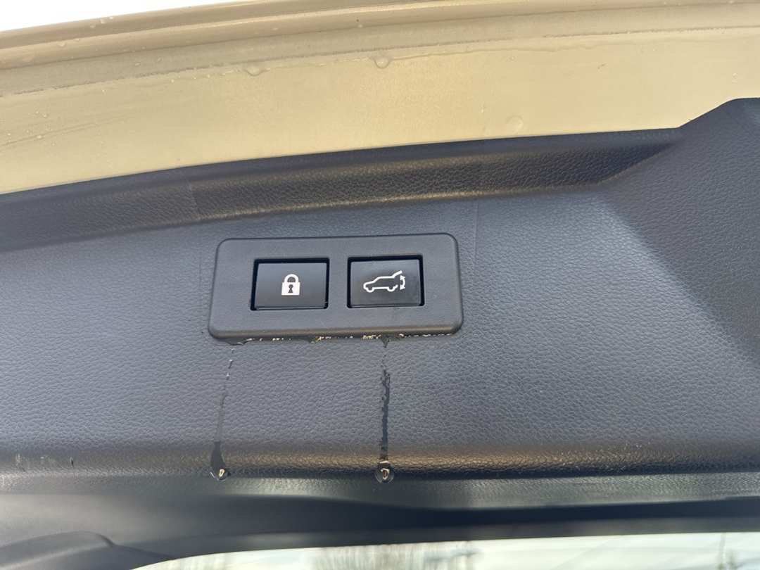 2020 Subaru Outback Premium - Image 14