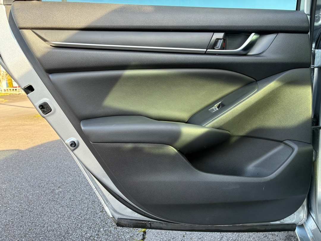 2022 Honda Accord Sport 2.0T - Image 23