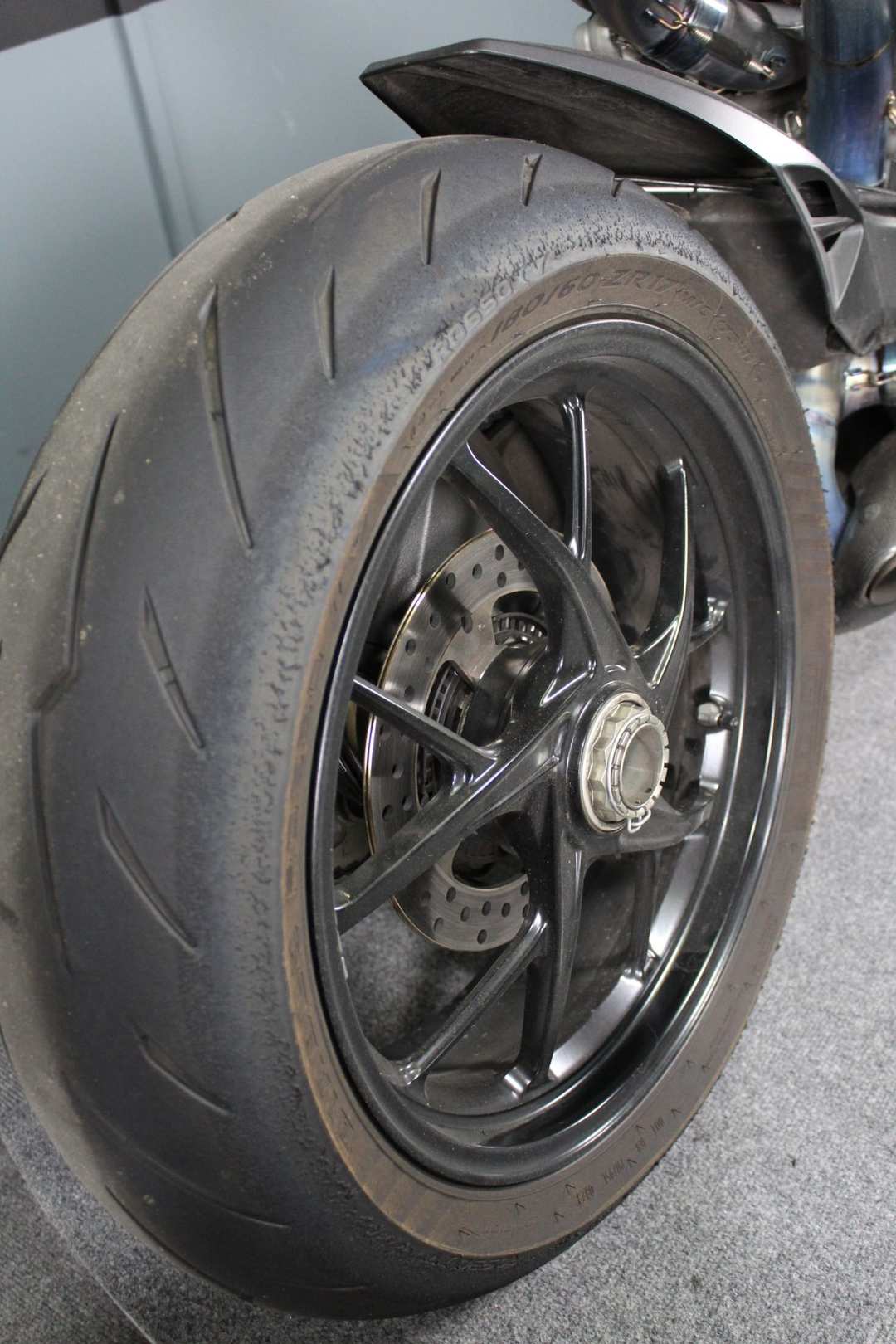 2024 Ducati Streetfighter V2 - Image 19