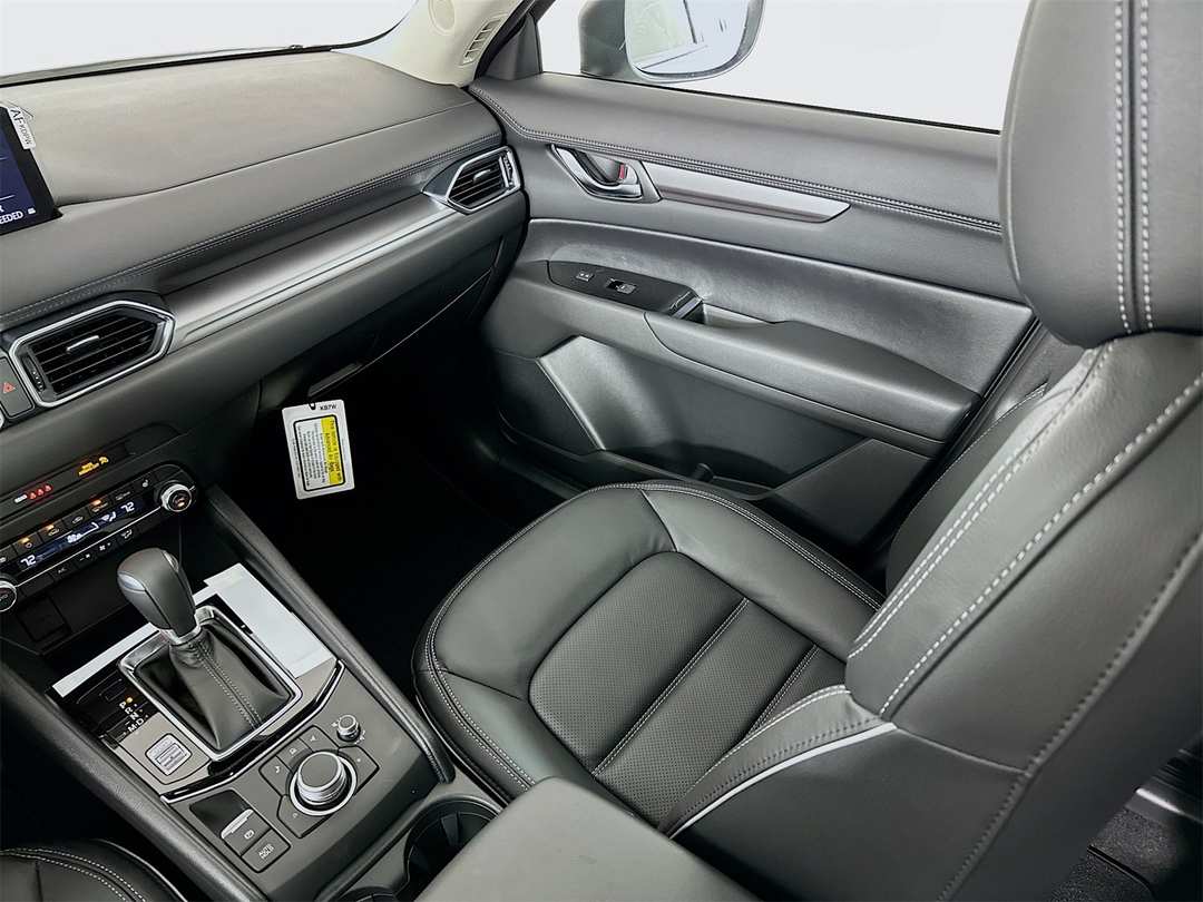 2025 MAZDA CX-5 2.5 S Preferred Package - Image 24