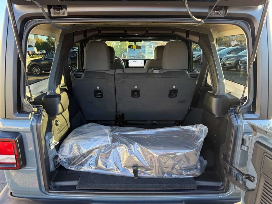 2026 Jeep Wrangler Sport - Image 11