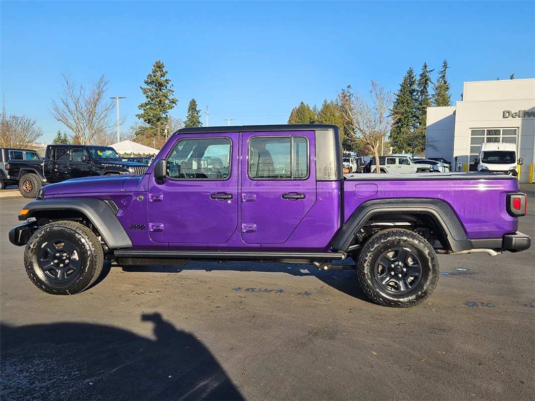 2026 Jeep Gladiator Sport - Image 3