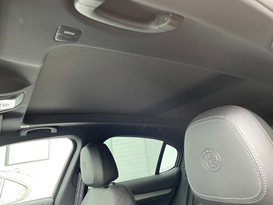 2024 Alfa Romeo Stelvio Ti - Image 24