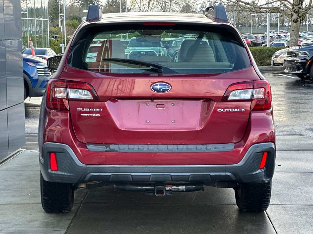 2018 Subaru Outback 2.5i - Image 3