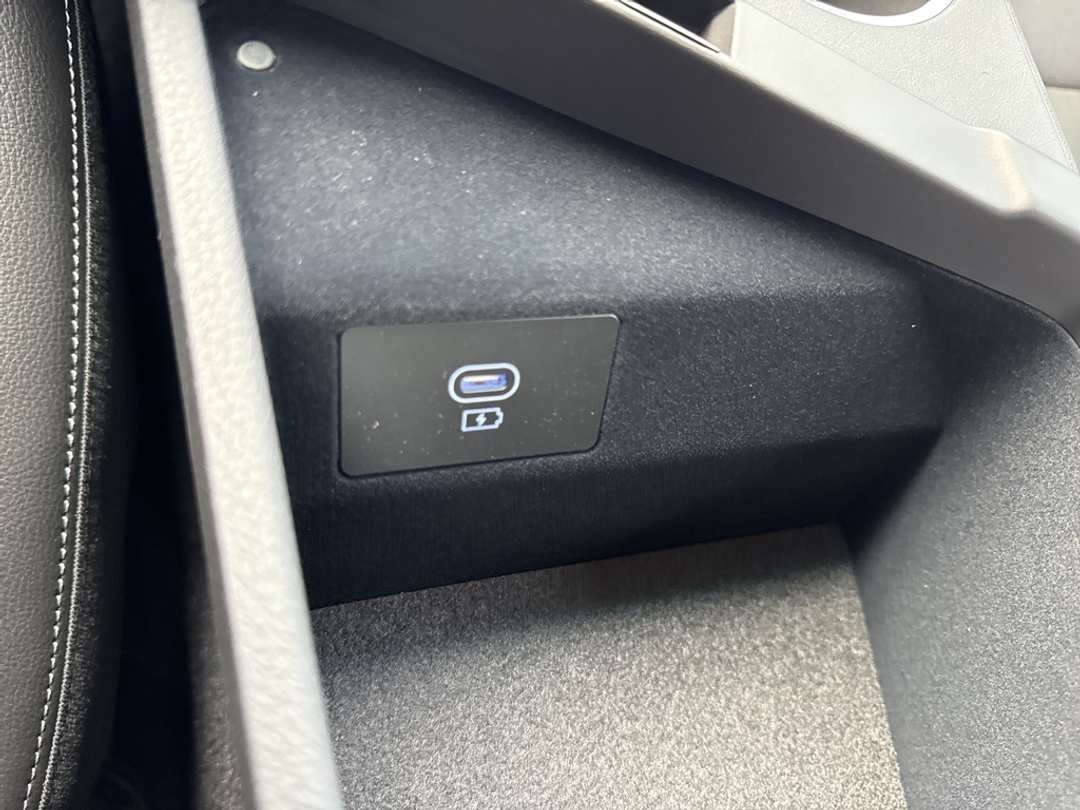 2026 Genesis G70 2.5T - Image 27