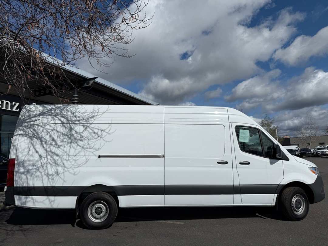 2025 Mercedes-Benz Sprinter 3500 Cargo 170 WB - Image 5