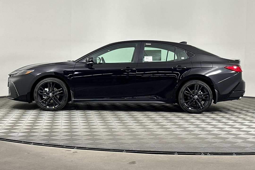 2026 Toyota Camry SE Nightshade - Image 7