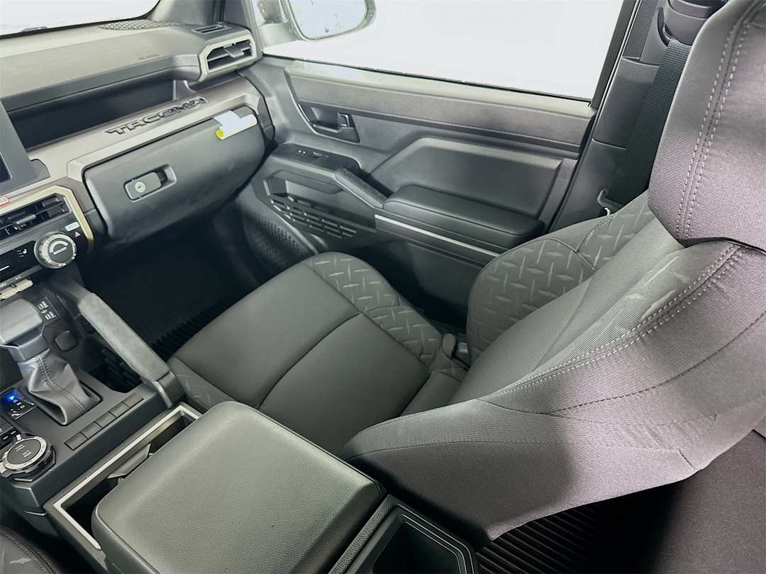 2025 Toyota Tacoma SR5 - Image 23