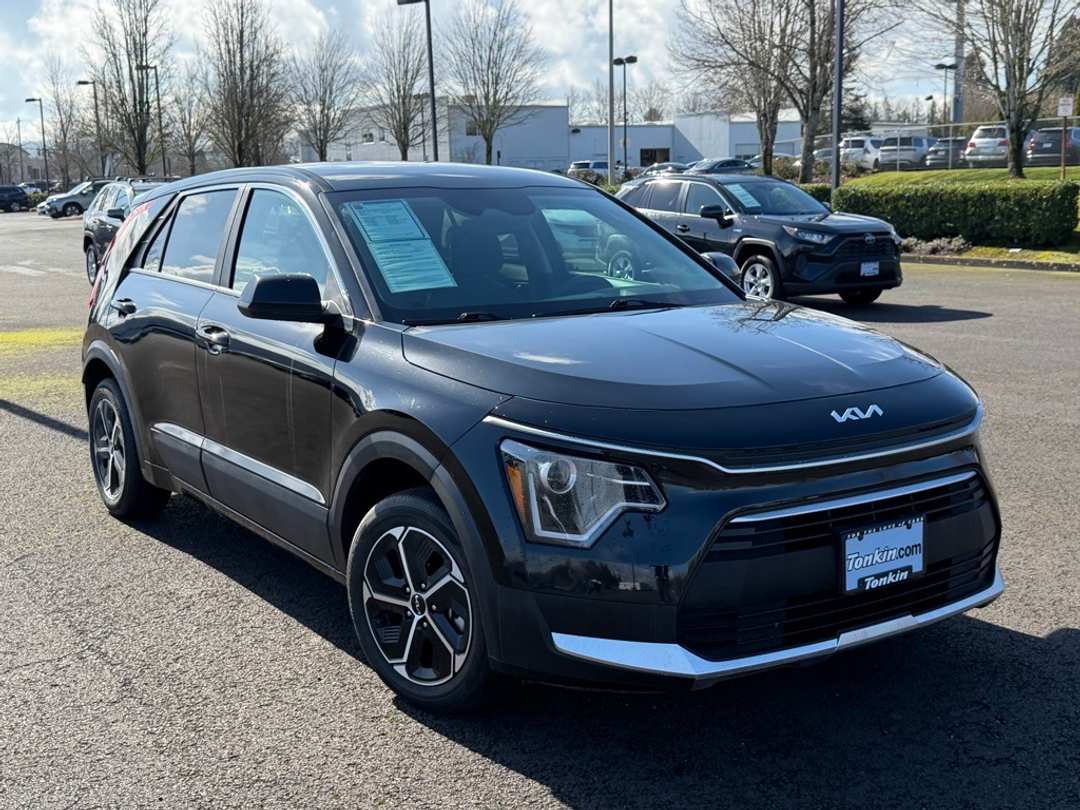 2024 Kia Niro LX - Image 2