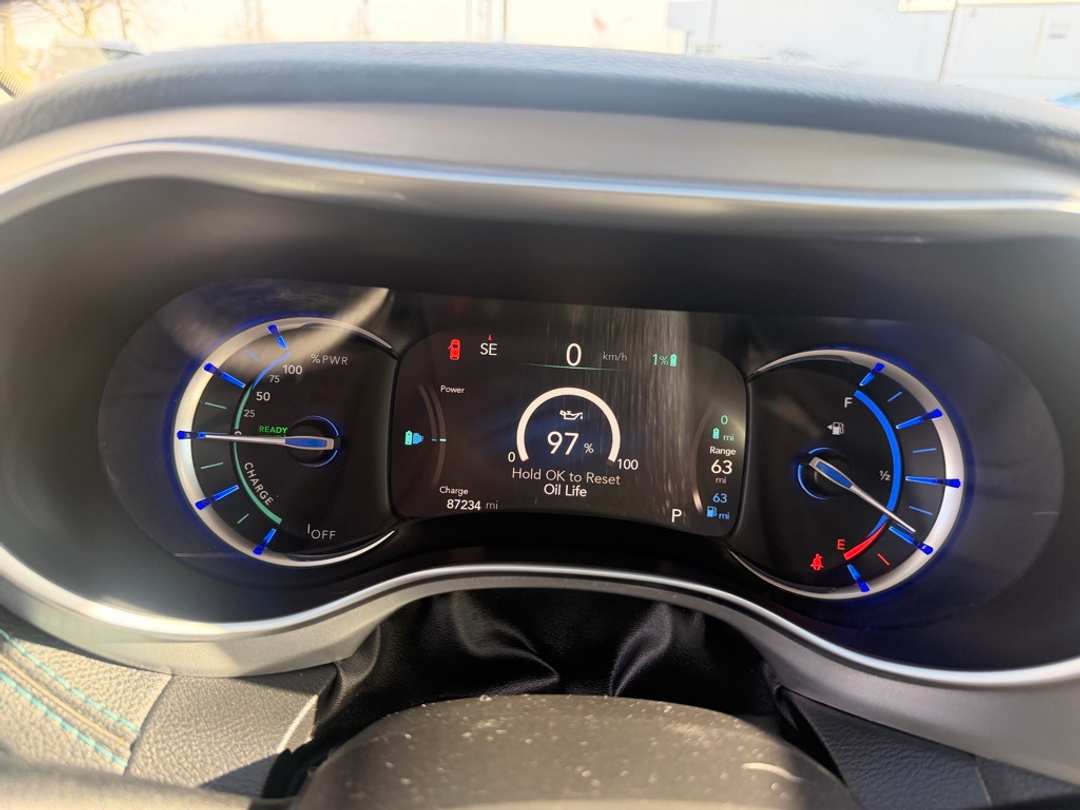 2018 Chrysler Pacifica Limited - Image 30