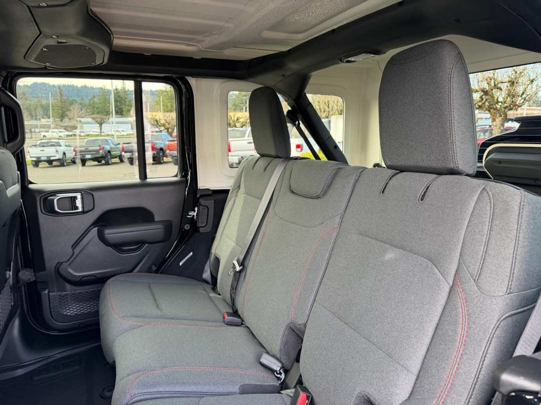 2026 Jeep Wrangler Rubicon - Image 29