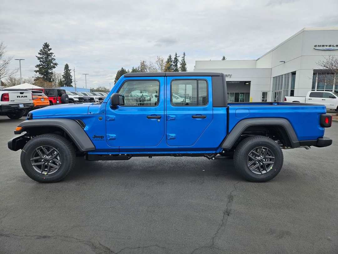 2026 Jeep Gladiator Sport - Image 3