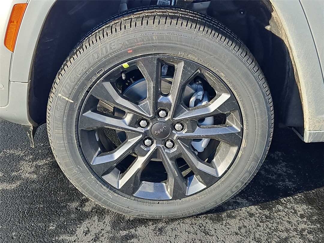 2026 Jeep Grand Cherokee Limited - Image 30