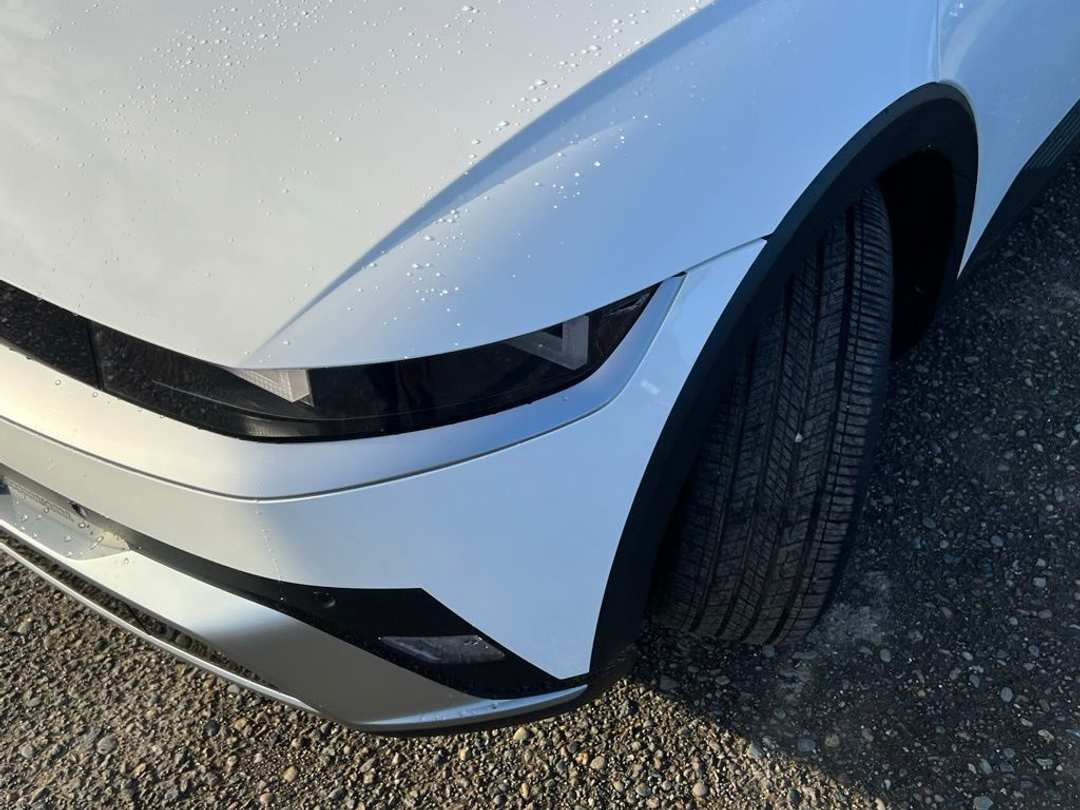 2026 Hyundai Ioniq 5 SE - Image 3