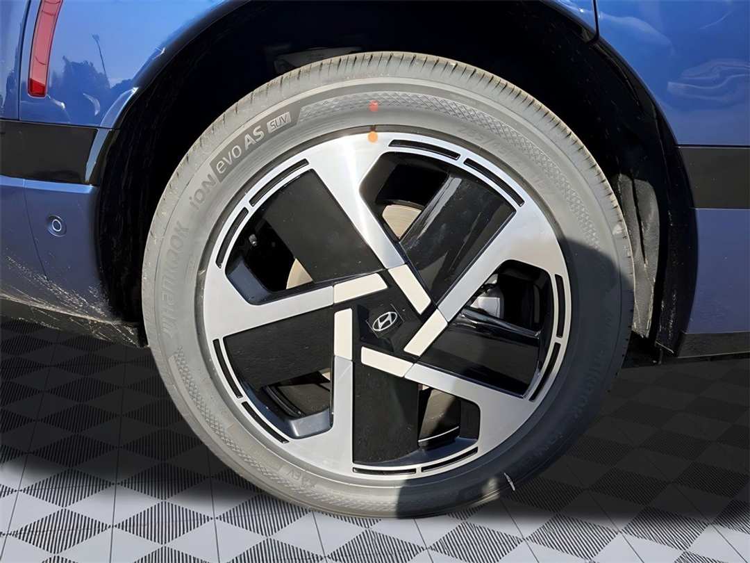 2026 Hyundai Ioniq 9 Performance Calligraphy - Image 10