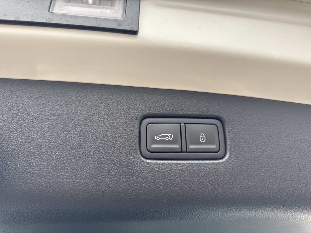 2026 Genesis Gv70 2.5T Sport Prestige - Image 17