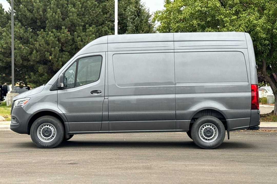 2024 Mercedes-Benz Sprinter 2500 Cargo 144 WB - Image 2