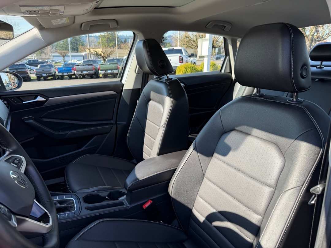 2024 Volkswagen Jetta 1.5T SE - Image 17